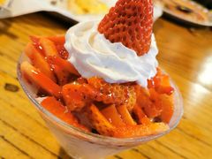 草莓牛奶冰沙-I HOLIC艾豪丽披萨(KKone店)