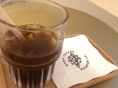 冰美式咖啡（哥塞拼配火或山果SOE）-士多咖啡·Stop Coffee