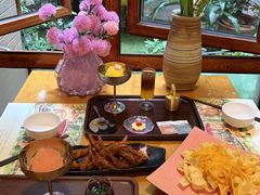 -月亮眼花园餐厅书吧酒吧