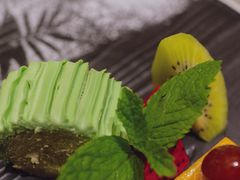 鲜果拼宇治抹茶卷-曙亚洲餐厅-重庆富力艾美酒店(南坪万达广场店)
