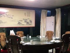 包厢-巩本明鱼屋子