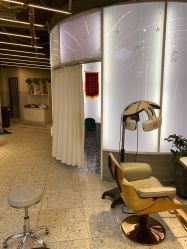 -PE SALON 