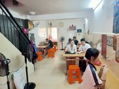 大堂-松树干拌面店