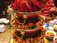 -沪小二炭火蛙锅(淮海中路美食不夜城店)