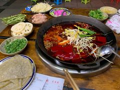 -四小区火锅·巷子里的重庆火锅(花照壁店)