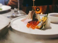三文鱼拼日式青花鱼配水果鱼子酱-魔厨私房菜(观音桥店)