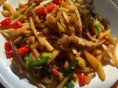 酸笋炒肥肠-牛八宝桂林米粉(八里庄店)