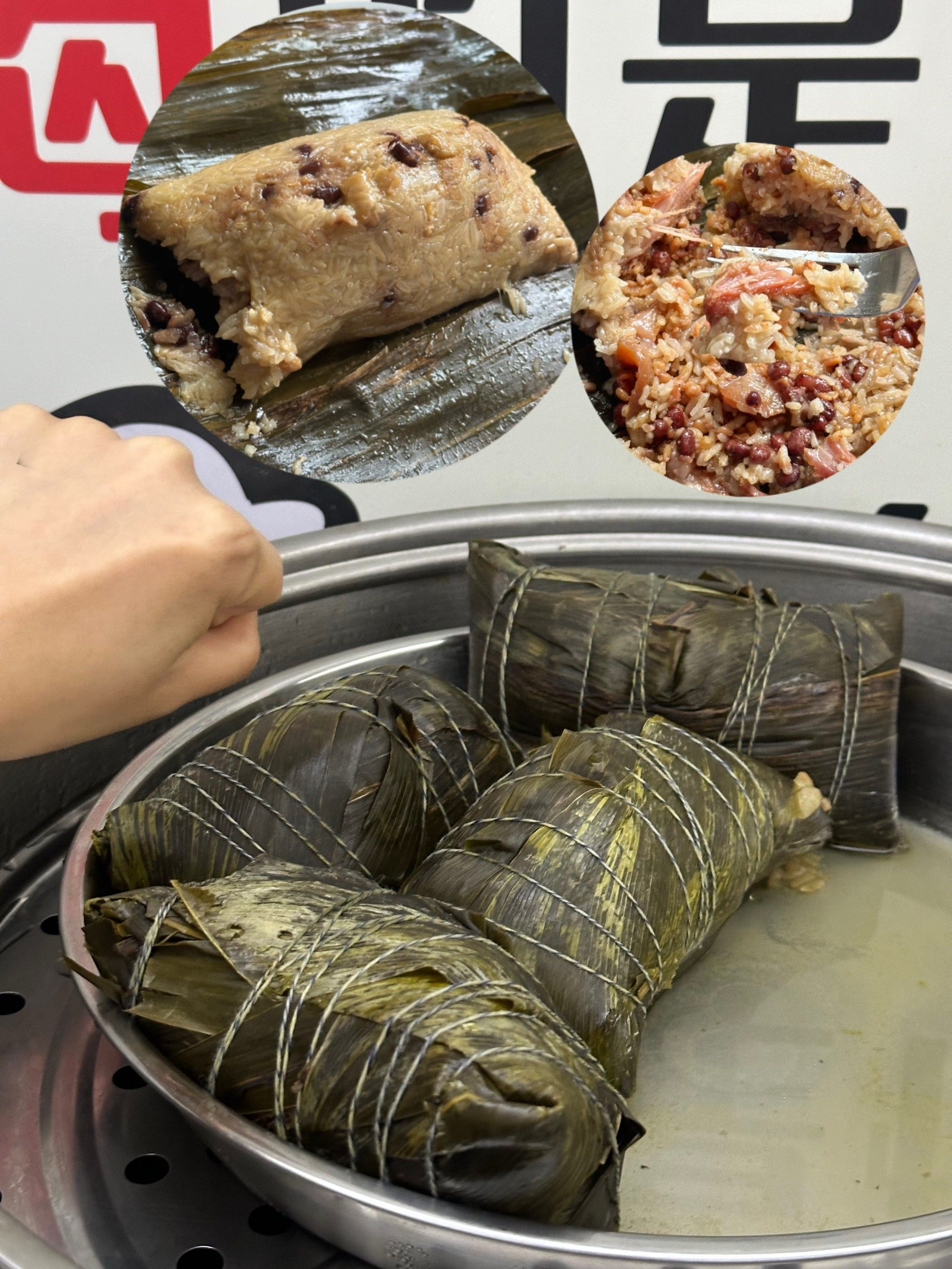 店家是广西人,据她介绍,粽子内陷用的黑猪肉都是特地从广西带过来的!