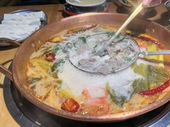 -洱火云南酸菜牛肉火锅(石景山当代商城店)