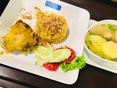 -Pier 21 (Terminal 21 Asok)