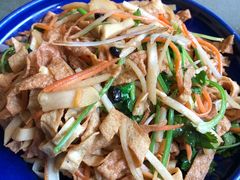 扁尖笋炒腐衣-兰溪小馆(东直门簋街店)