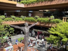 -瑞虹新天地月亮湾