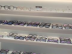 -J-Optical佳视明眼镜·蔡司视觉(青岛金茂览秀城店)