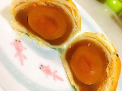 莲蓉蛋黄酥-鲍师傅糕点(春熙路店)