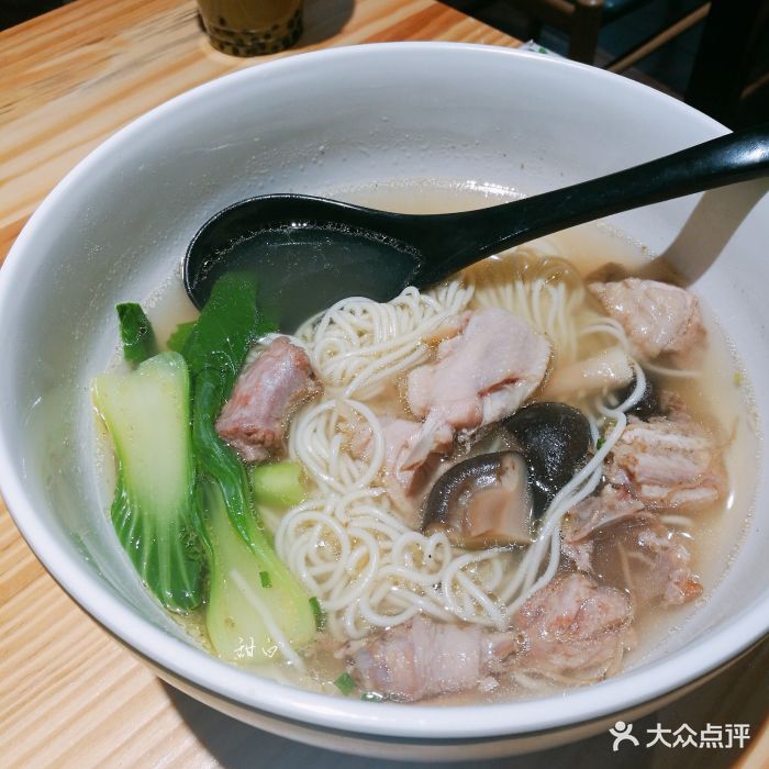 又一面精致川式料理(虹桥龙湖天街店)川穹鸡汤面图片