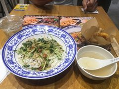 -甘掌门·化州驰名牛杂粉(越秀店)