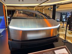 -TESLA 特斯拉(上海太古汇体验店)