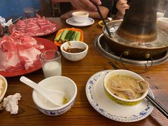 -洞庭洲·防空洞火锅·铜锅涮肉·烧烤(新百广场店)