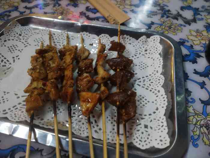 进京赶烤-"1-位置环境:地方很好找,旁边就是公交车."-大众点评移动版