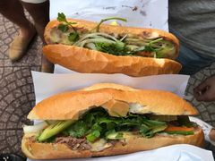 -Bánh Mì Huynh Hoa