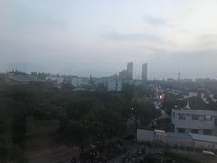 -沃尔玛购物广场-停车场
