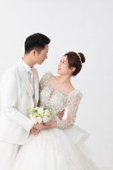 -雪中彩影婚纱摄影·微光艺术中心