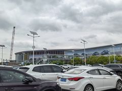 -徐泾东地铁站会展中心-地面停车场