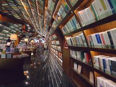 -钟书阁(珍园店)