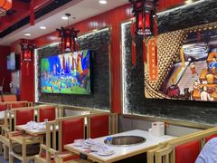 -鲁员外地锅鸡地锅鱼(龙湖江东天街店)
