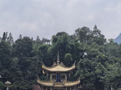 -峨眉山报国寺