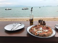 pizza-Coco Tam’s