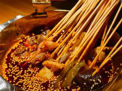 乐山特色钵钵鸡-何师烧烤·小龙虾·江湖川菜·精酿啤酒(成温店)