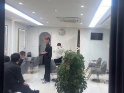 -阿三造型烫染•接发