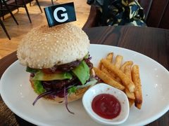 烤雞肉漢堡-THE CLUBHOUSE(G公寓酒店)