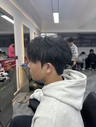 -iu潮牌·SALON