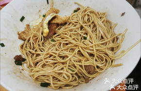 Braised Pork Dry Noodles with Egg