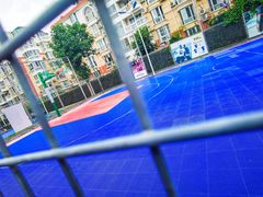 -迪卡侬运动专业超市-停车场