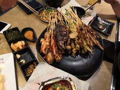 -何师烧烤·香辣蟹·川菜·30年老品牌(太古里旗舰店)