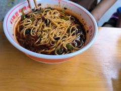 -叶伟胡辣壳面(两路口店)