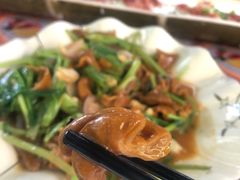 洋葱炒肥肠-帆荣农庄