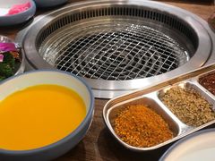 -明洞阿姨·韩式酱蟹烤肉·创意料理(三元桥店)