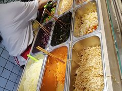 自助取餐区-三兄弟高炉烧饼