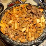 几乎是每桌必点菜 ️牛肠、牛心、大小肠、年糕等等