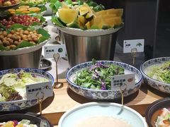自助取餐区-钱小奴海鲜自助黑金店(杭州滨江龙湖店)