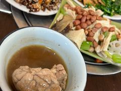 炖猪脑-金卯白肉罩火烧