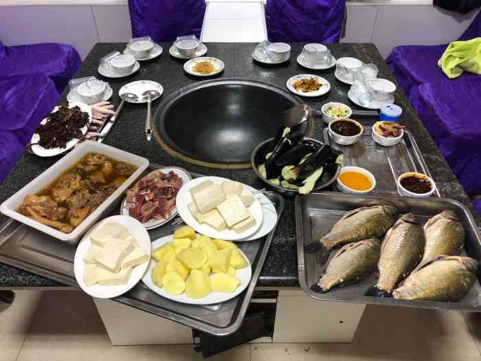 老渔翁笨锅炖-"他们家还是挺火的不过真是太咸了 我吃的时.