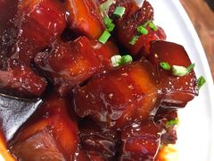 招牌红烧肉-松沪名灶·豆浆鱼头·新上海菜(飞航吾悦广场店)