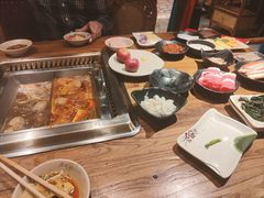 -吴氏老牌坊云南鱼豆花火锅店(通江街店)