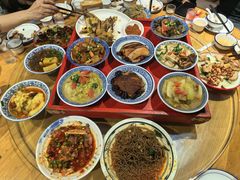 -蓝田九大碗民俗食府(蓝田店)