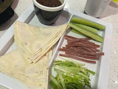 虾仔沫合酱-巧克力渔家.小船海鲜胶东菜(三浴场店)